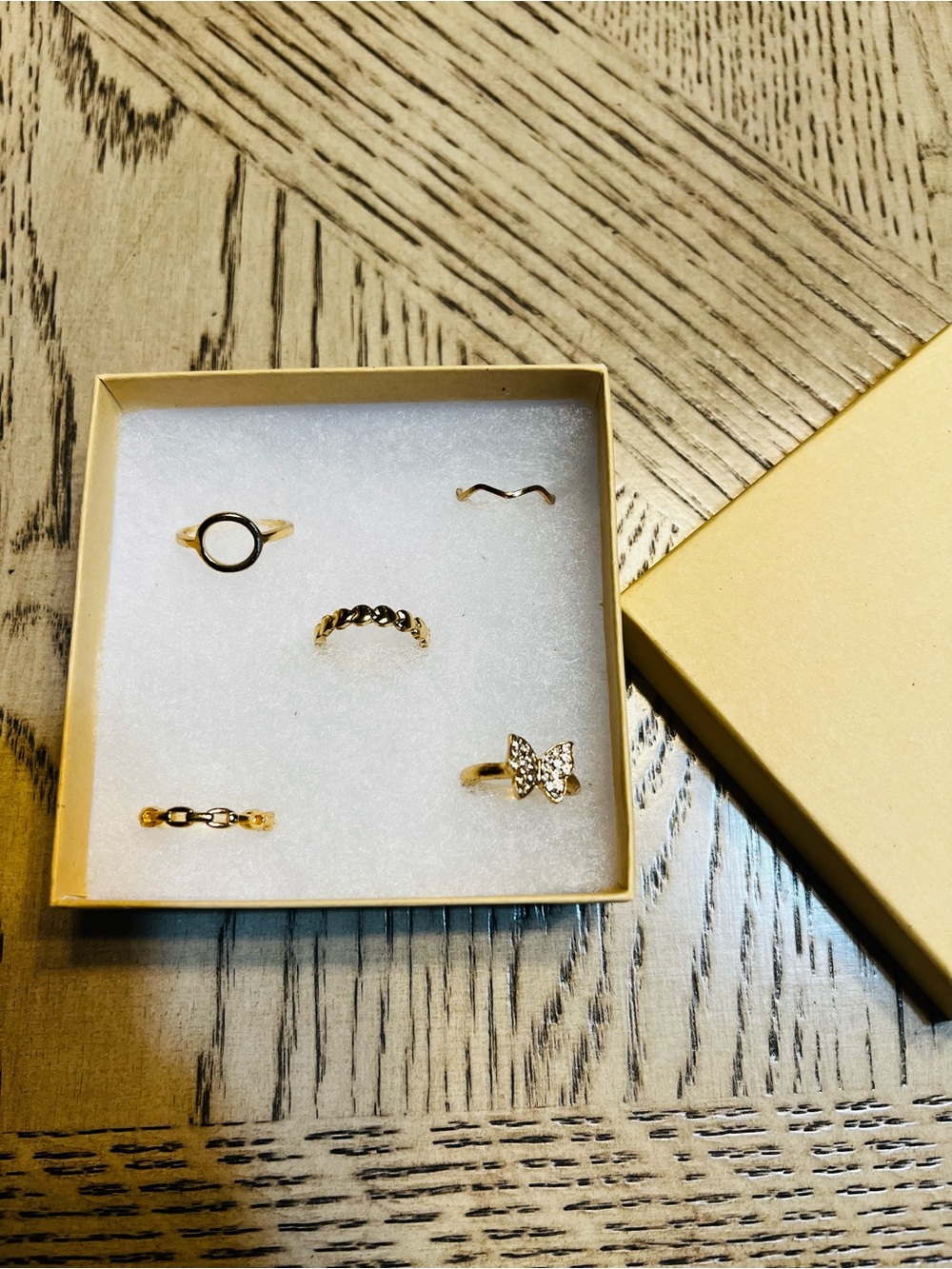 Gold Tone Women's 5 Mixed Stackable Ring Set